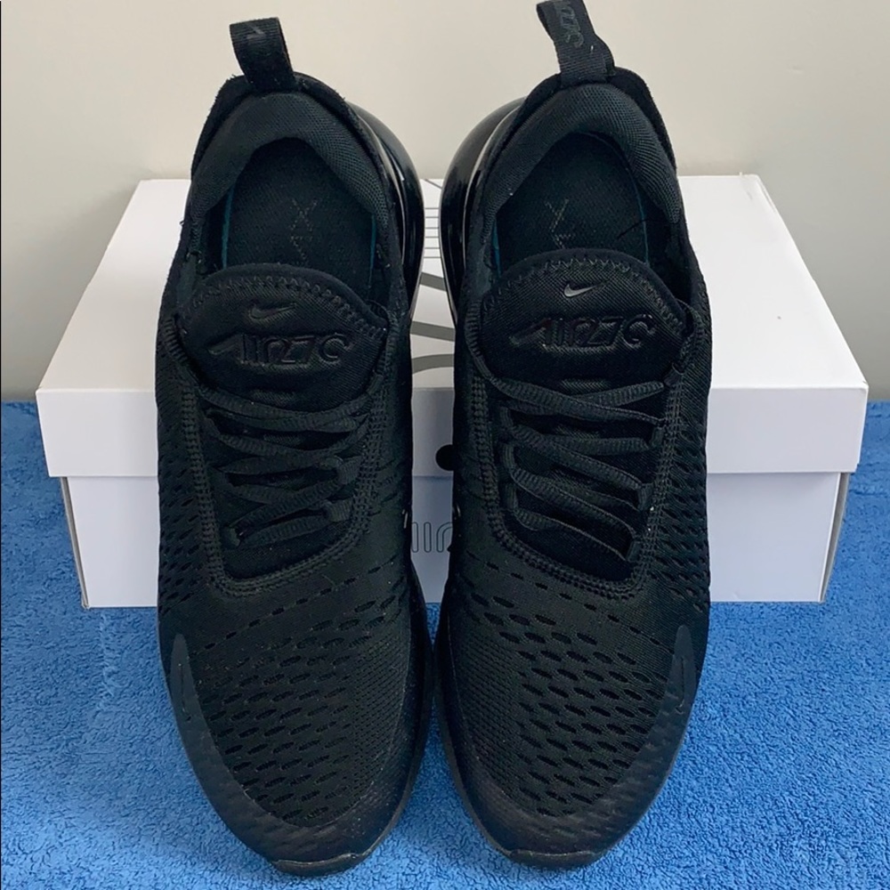 Black Nike AirMax 270s🔥